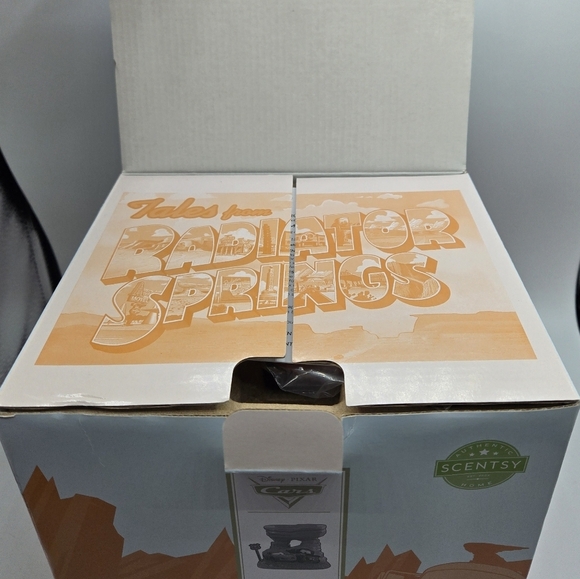 Scentsy Disney Pixar Cars Lightning McQueen and Tow Mater Wax Warmer - Picture 8 of 12